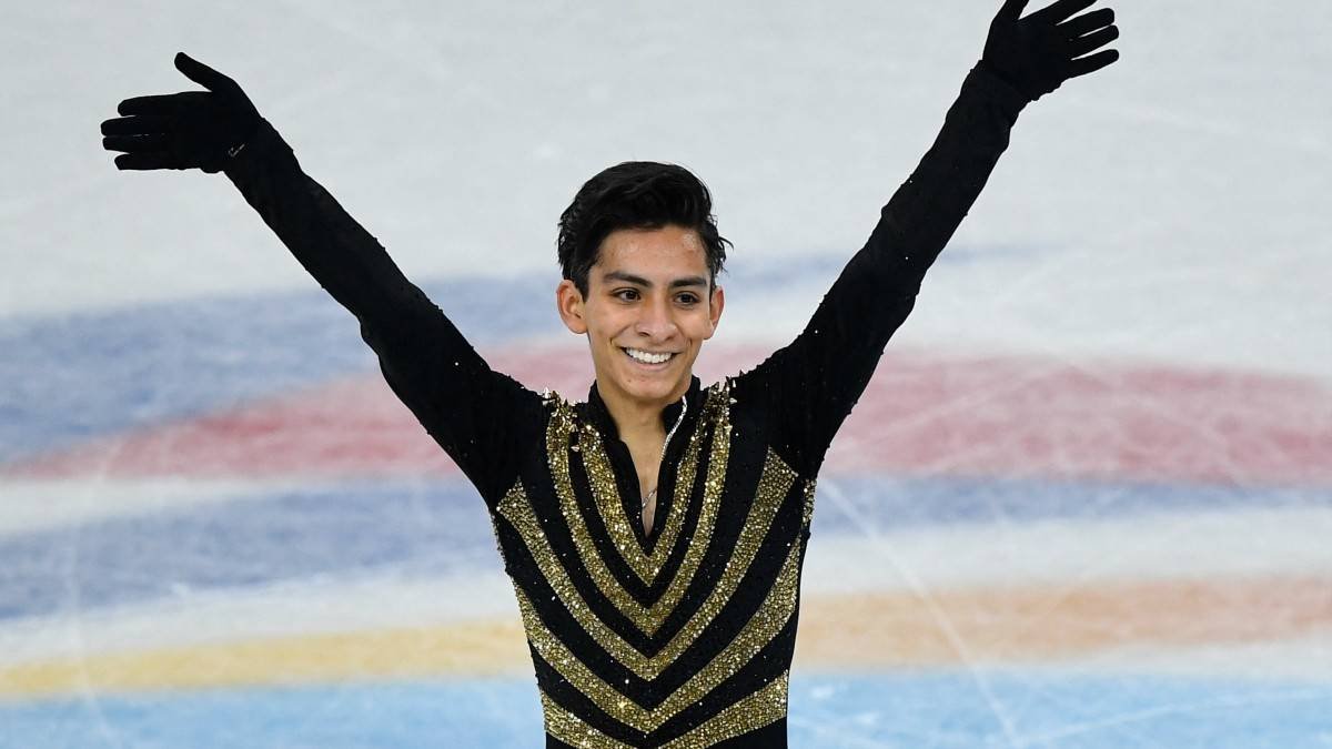 ¡Viva México! Donovan Carrillo gana medalla de plata con patines prestados.