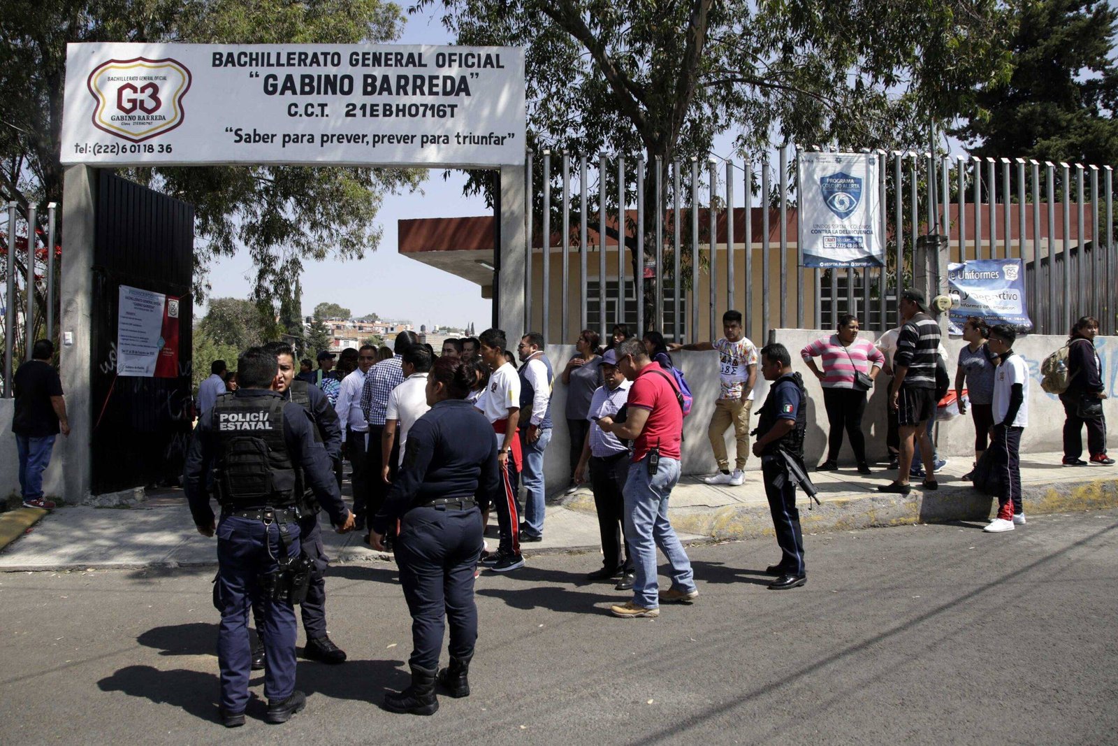 Por robo suspenden clases en Bachillerato.