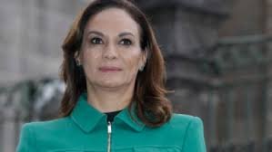Lalo pidió que su esposa fuera Pluri Federal.