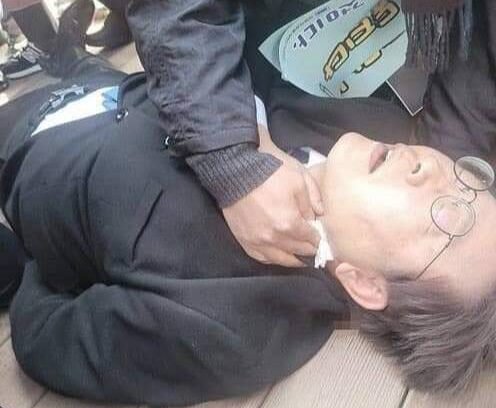 Operan al líder opositor en Corea del Sur tras ser apuñalado.