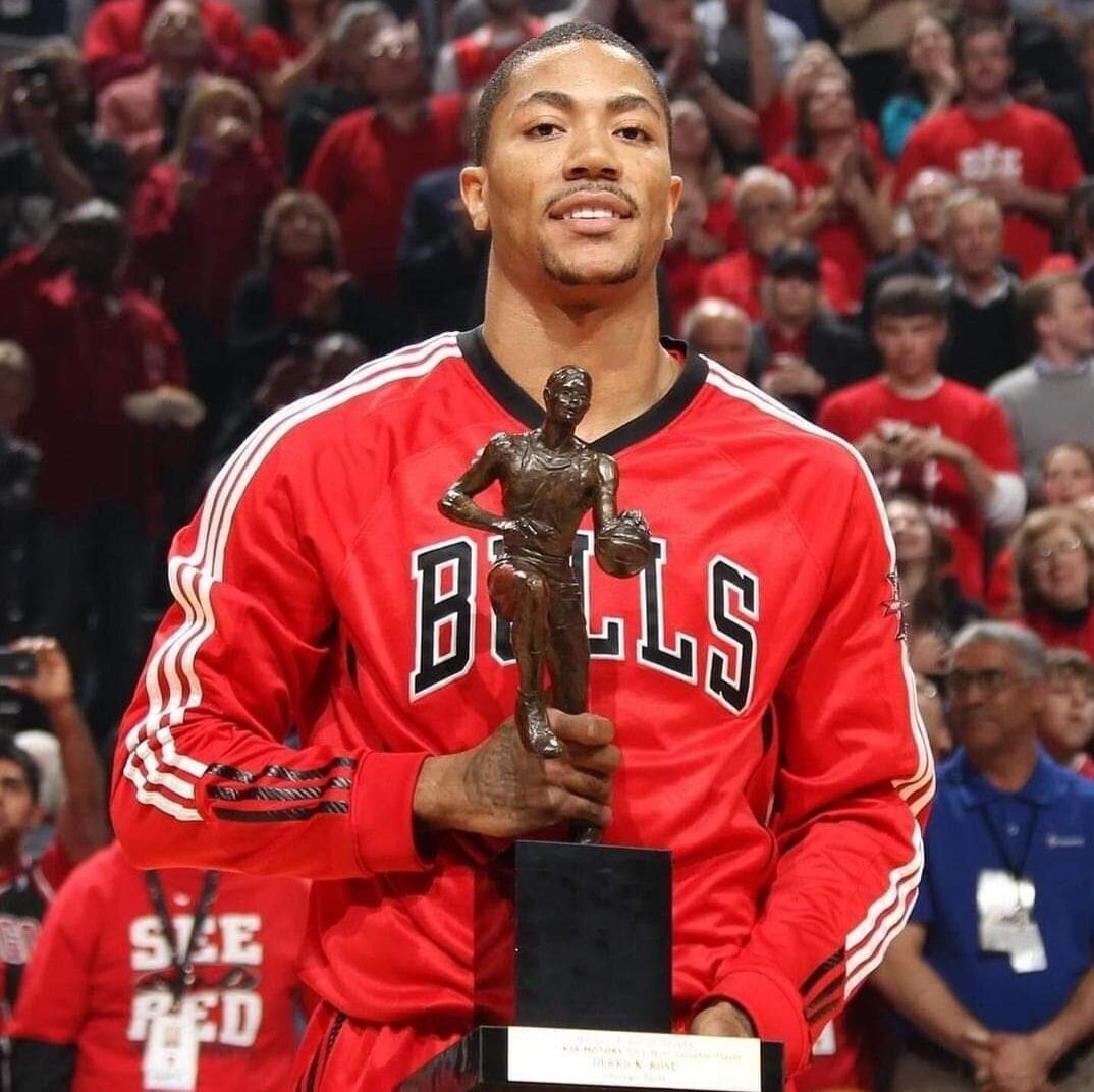 Derrick Rose se retira del basquetbol.