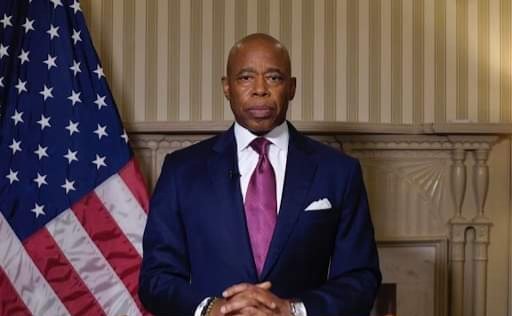 Eric Adams Alcalde de Nueva York Acusado de Corrupto, se Declara Inocente.