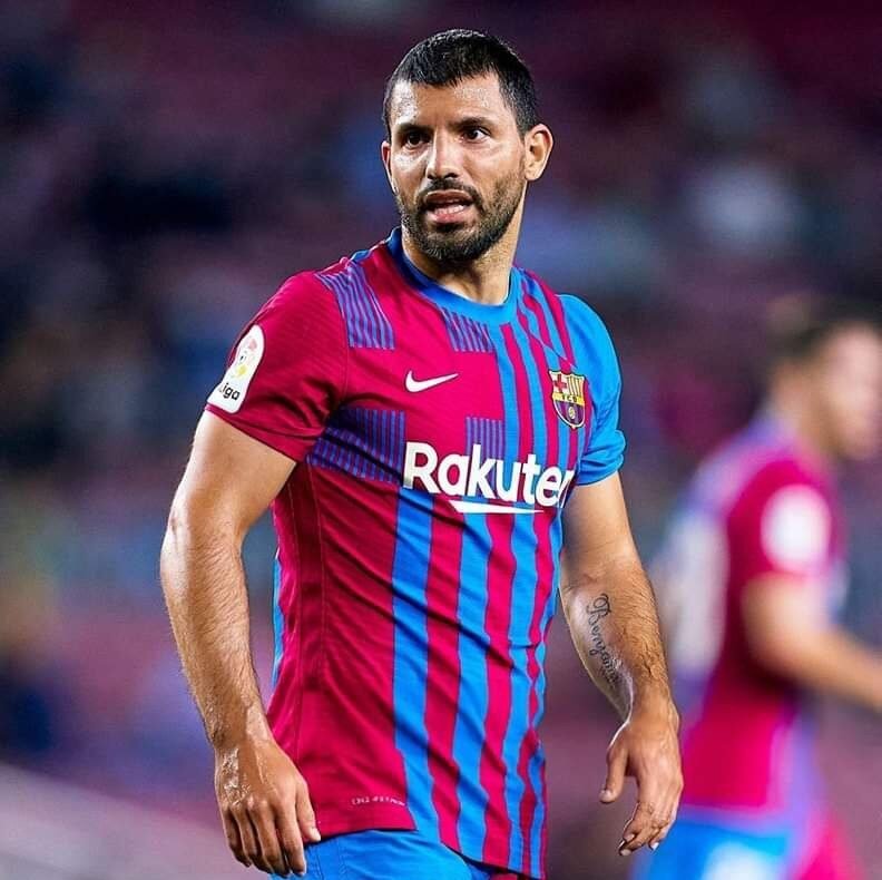 ¡Demandados! Kun Agüero demanda al Barcelona por 3 millones de dólares.