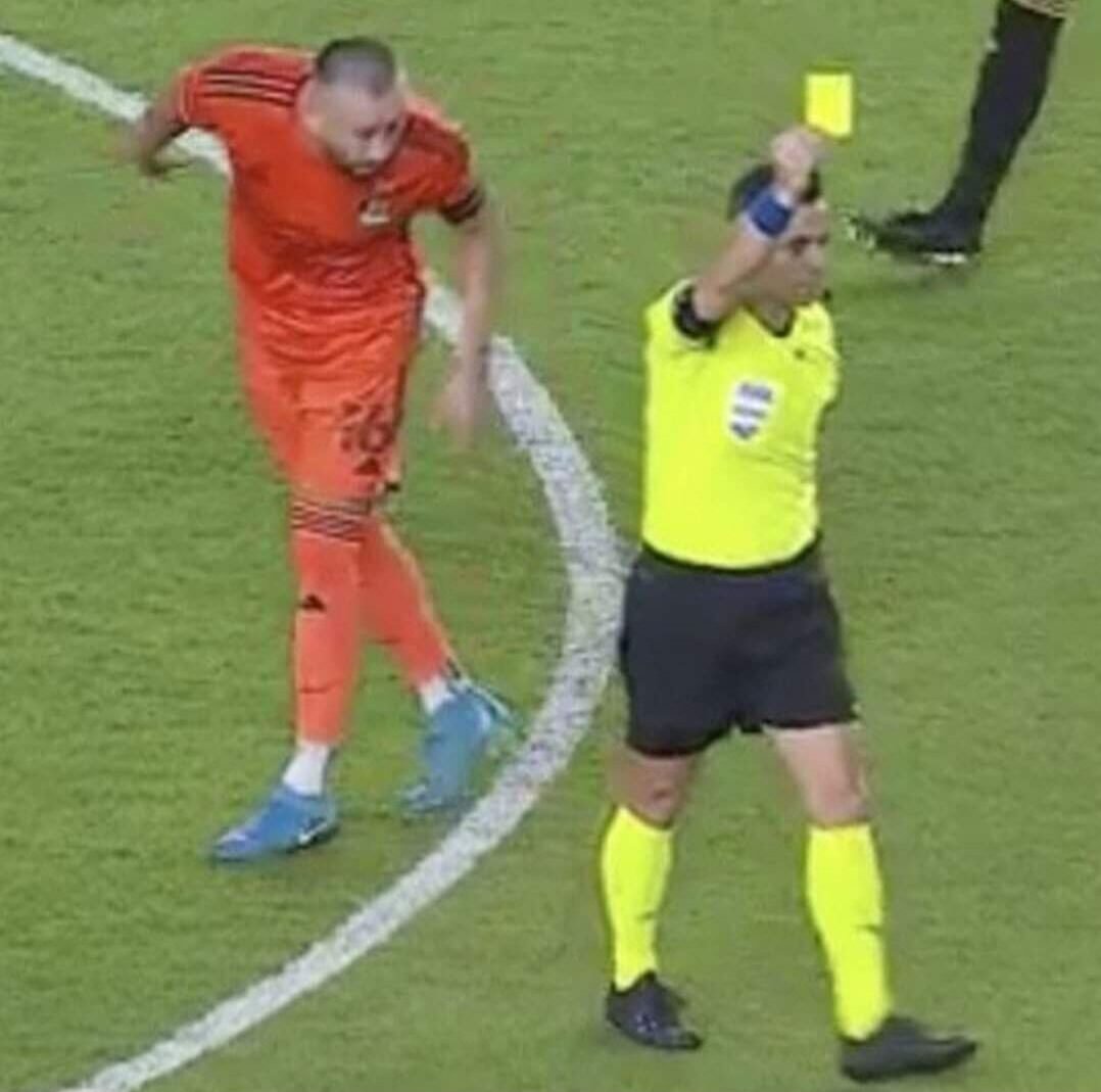 ¡Cochino! Héctor Herrera es expulsado por escupir al arbitro en la MLS.