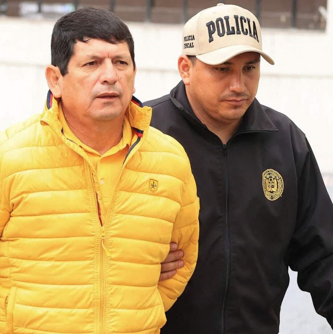 Presidente de Federación Peruana de futbol, detenido por tranza.