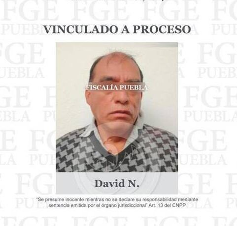 Abusó de él y lo contagió de enfermedad de transmisión sexual.