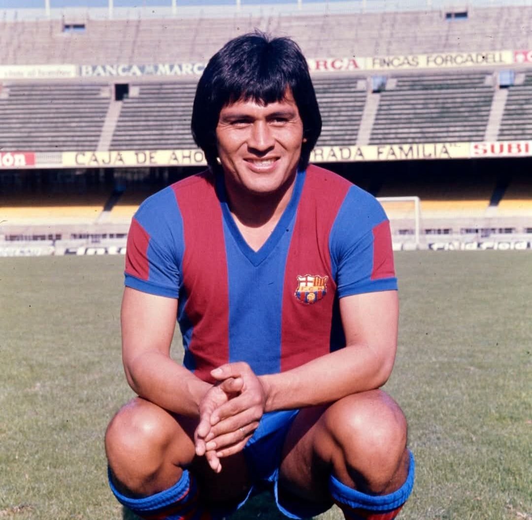 Murió un legendario del Barcelona Hugo Sotil, leyenda del futbol.