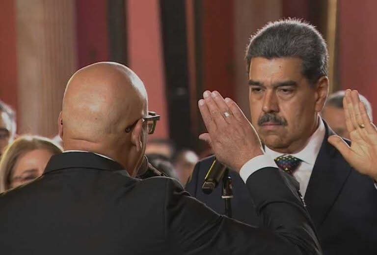 Tenemos a Nicolas Maduro Para Rato, Jura su Tercer Mandato Como Presidente de Venezuela.