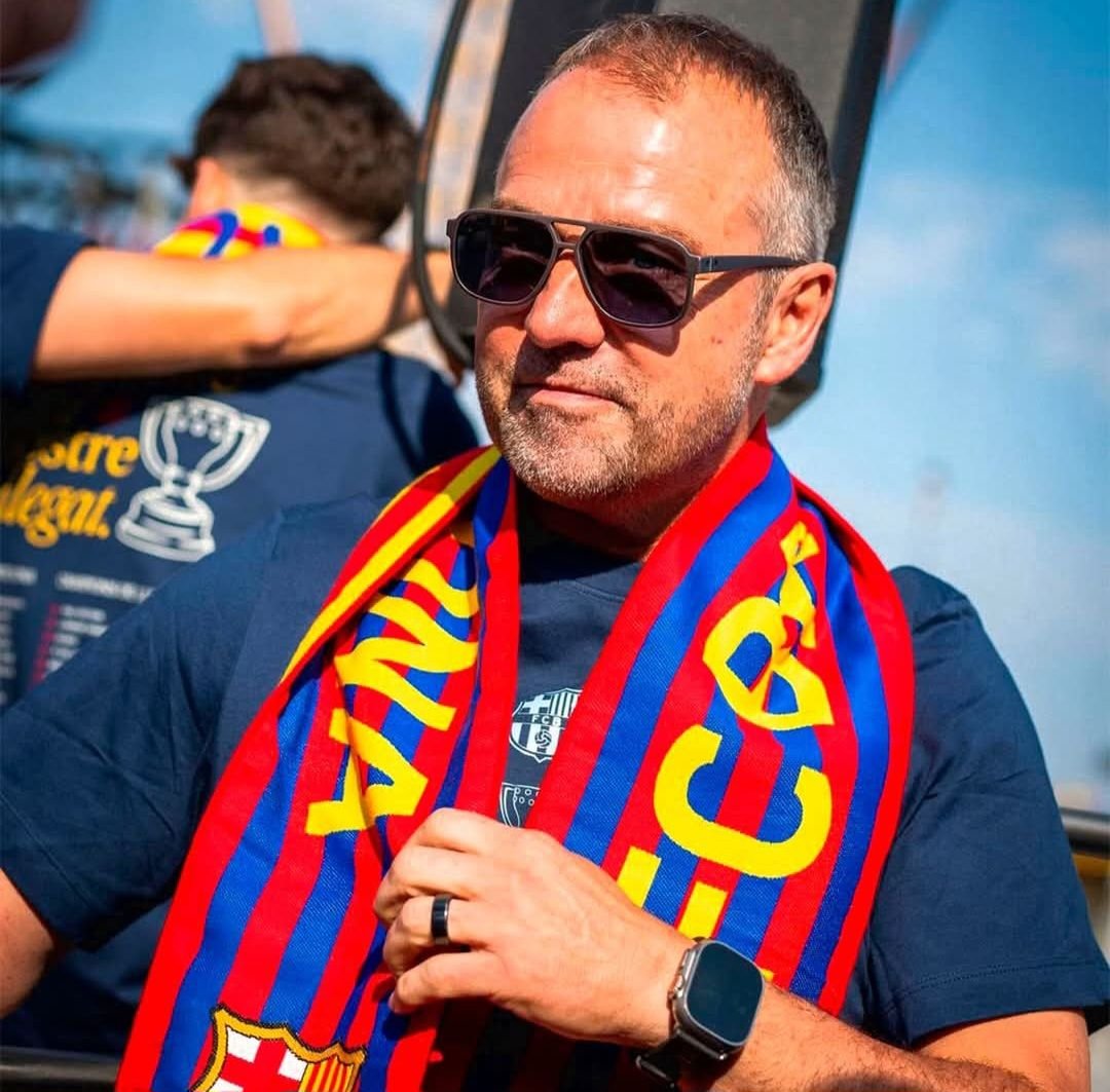 Hansi Flick renueva como técnico del Barcelona hasta 2027.