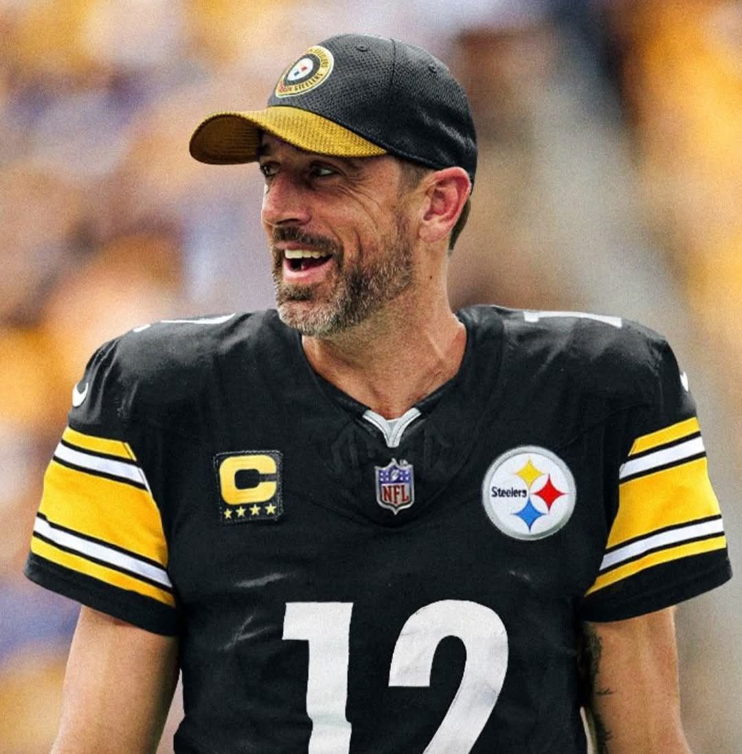 Aaron Rodgers firma con Pittsburgh Steelers