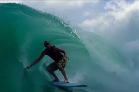 Asesinan al histórico surfista Kurt Van Dyke