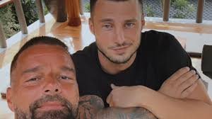 Actor porno le pone el cuerno a su novia con Ricky Martin